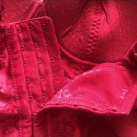 Red sexy bustier - Picture 3 of 4